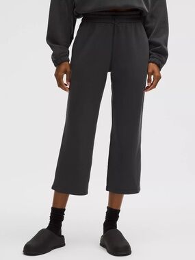 Lululemon Softstreme High-Rise Straight-Leg Cropped Pant Size 4 Black NWT